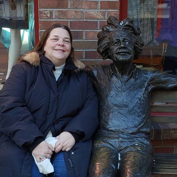 Meet your Posher, Whitney - Picture 1 of 1